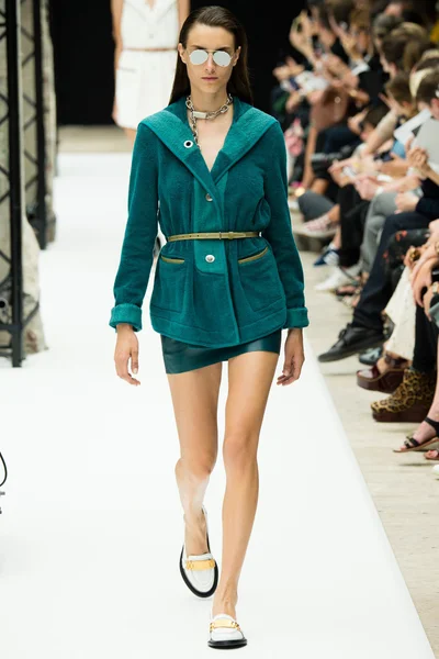 Look 30